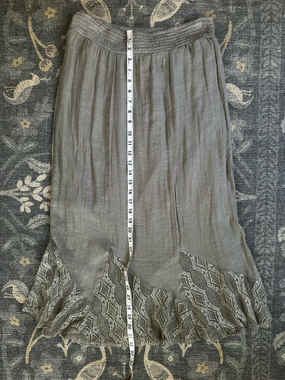 Apt. 9 Gray Midi Skirt M Elastic Waist Boho Lace Hem Textured - Picture 6 of 7